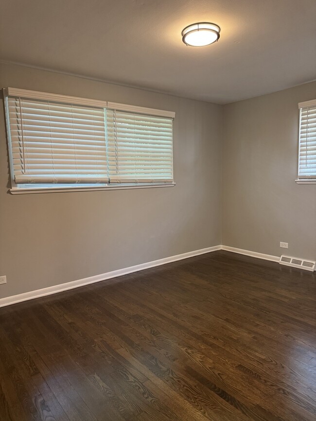 Building Photo - 17206 Elm Dr