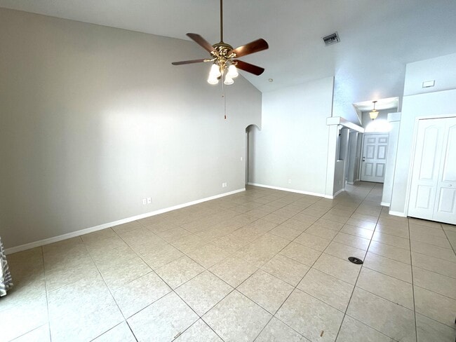 Building Photo - 1171 Tamango Dr