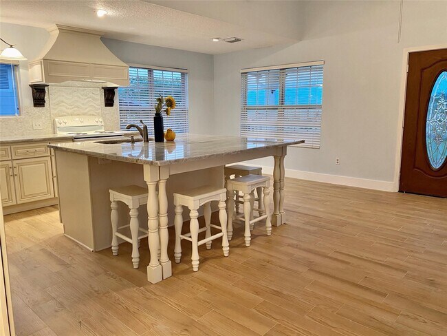 Building Photo - 1578 Railroad St