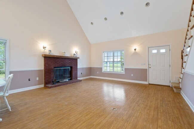 Building Photo - 470 Ward Rd