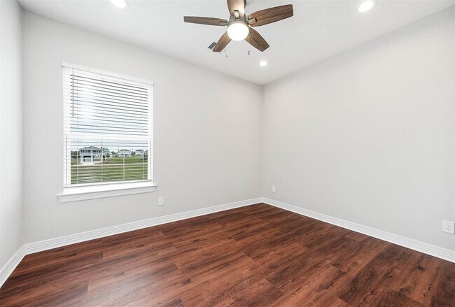 Building Photo - 4014 Mitote Dr