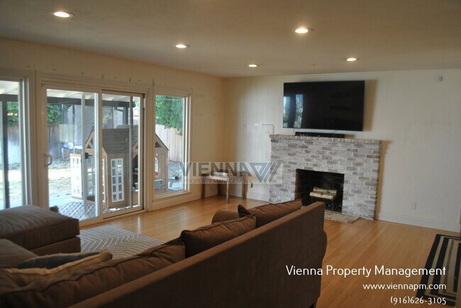 Building Photo - 2913 Kerria Way