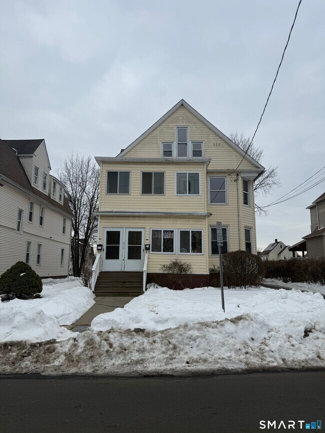 Building Photo - 165 Adelaide St