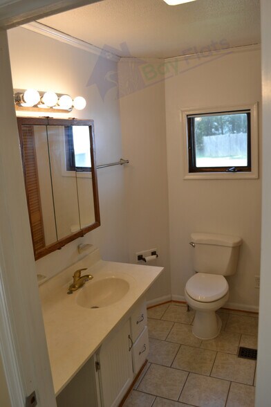 Building Photo - 20901 Hermanville Rd