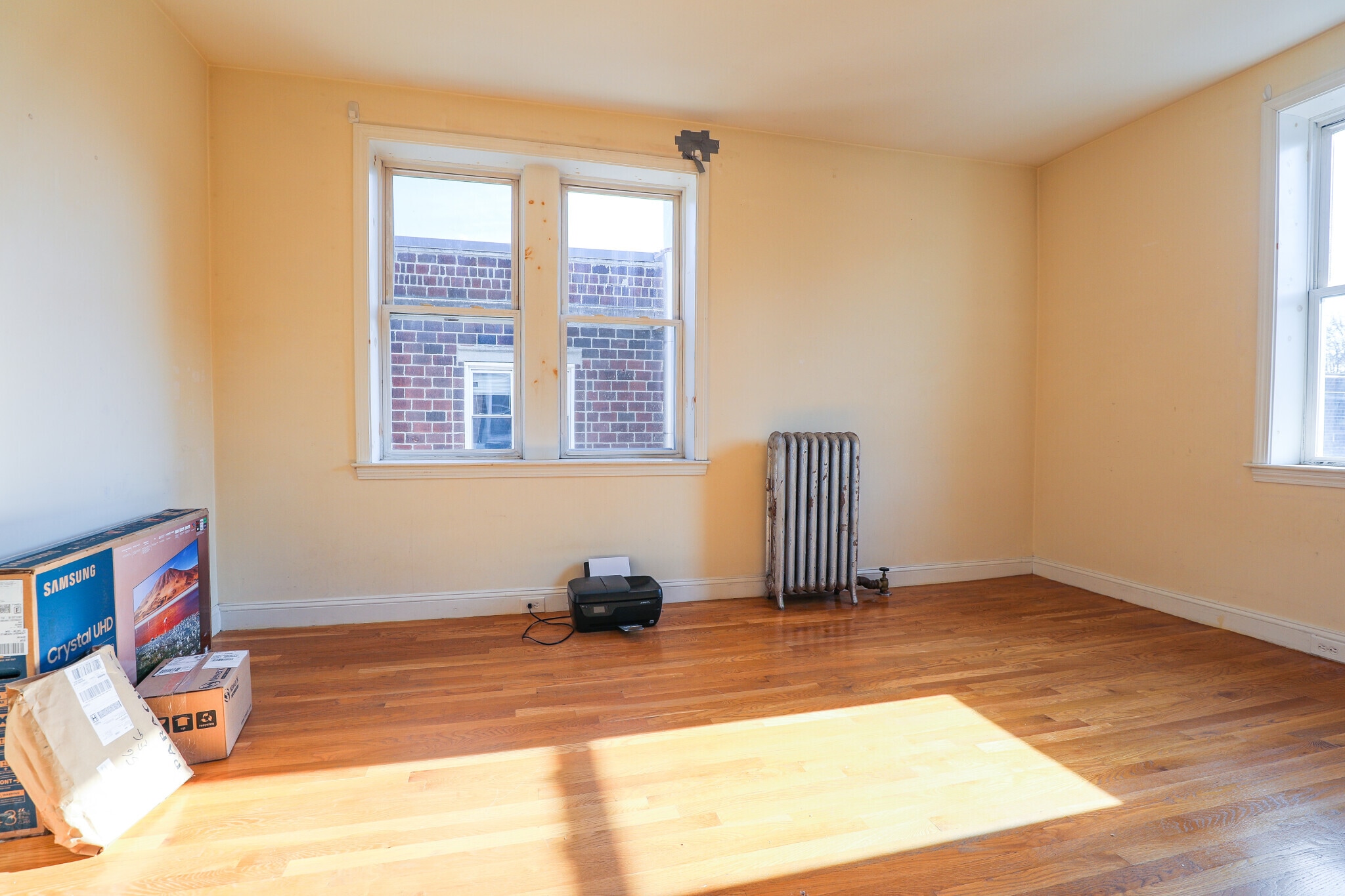 Building Photo - 33 Egmont St