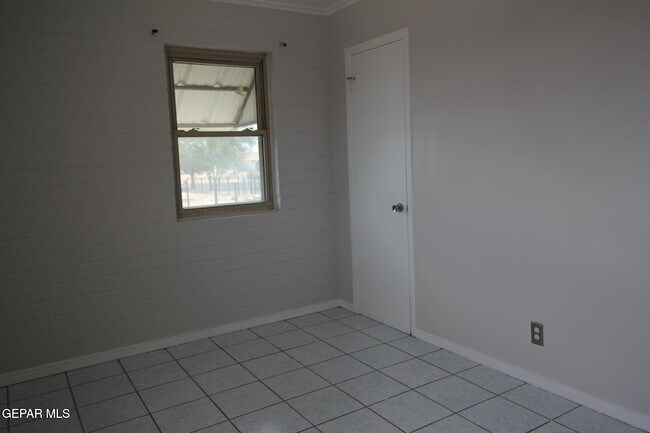 Building Photo - 906 Geronimo Dr