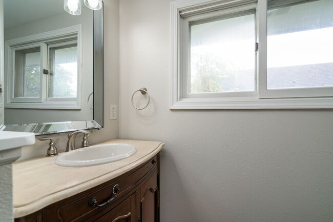 Building Photo - Recently Updated Single Family Home Available