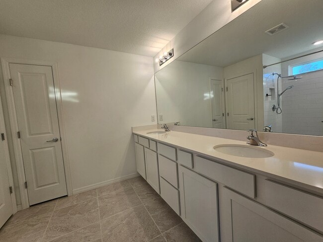 Building Photo - 3928 Capri Coast Dr