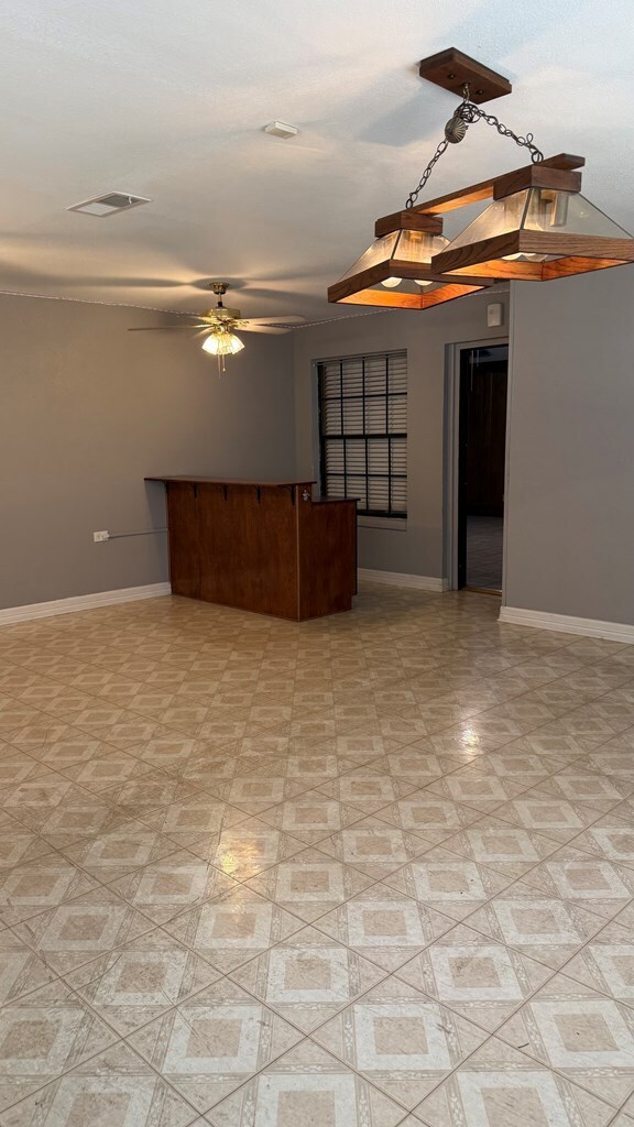 Building Photo - 2602 Wydewood Dr