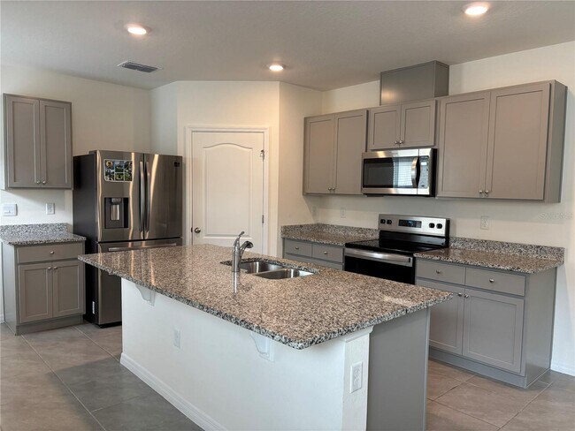 Building Photo - 1456 Cumberland Ave