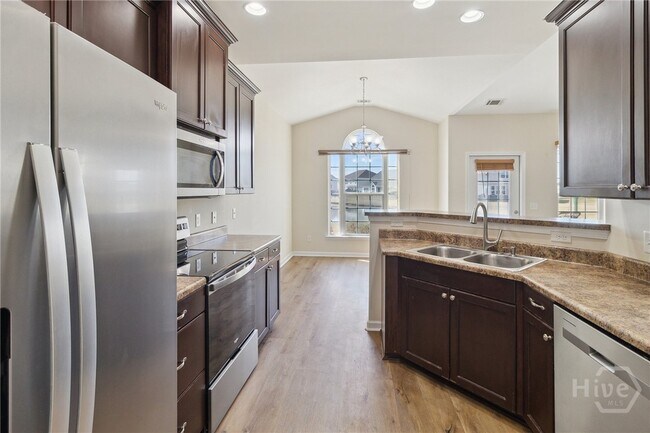 Building Photo - 117 Greyfield Cir