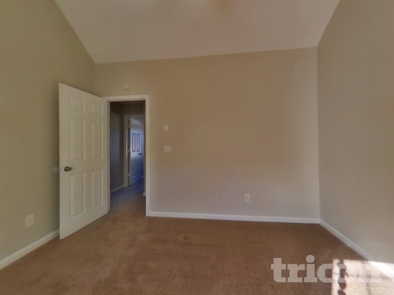 Building Photo - 34 Inverness Trce