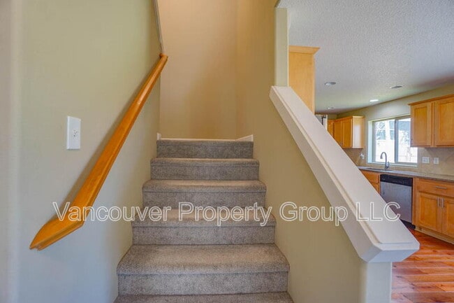 Building Photo - 2217 NE 94th Ct