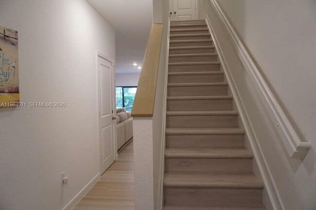 Building Photo - 385 NW 9th St