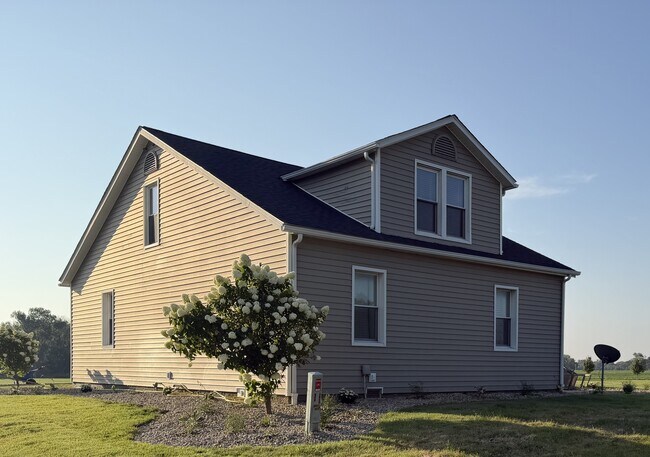 Building Photo - 5430 Floraville Rd