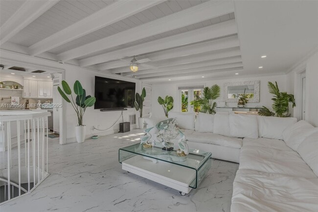 Building Photo - 16 North Dr