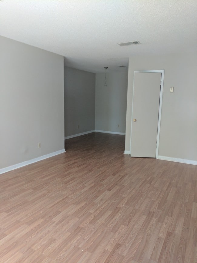Building Photo - Teagarden Apartments