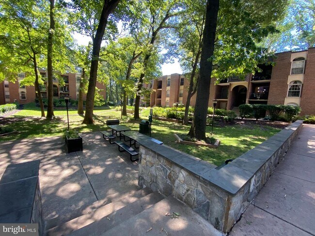 Building Photo - 3352 Woodburn Rd