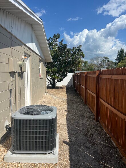 Building Photo - 10910 Rexdale Ave