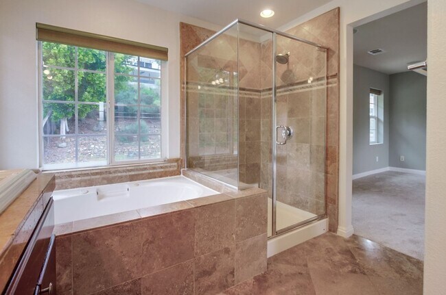 Building Photo - 4 Bedroom Cul-de-Sac home in San Elijo Hills!