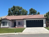 Building Photo - 9004 Pineridge Way