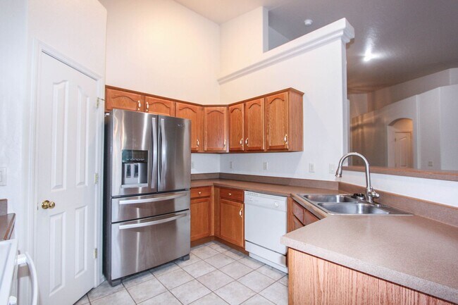 Building Photo - Granville Amenities! 3 Bedroom 2 Bath Home