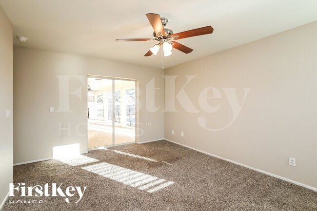 Building Photo - 306 SE 15th St