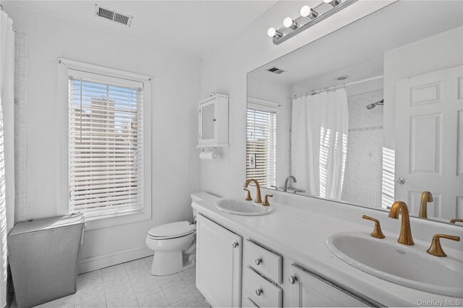 Building Photo - 17 Waring Dr