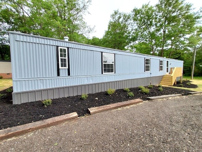 Primary Photo - 3 Bedroom Mobile Home in West Pelzer