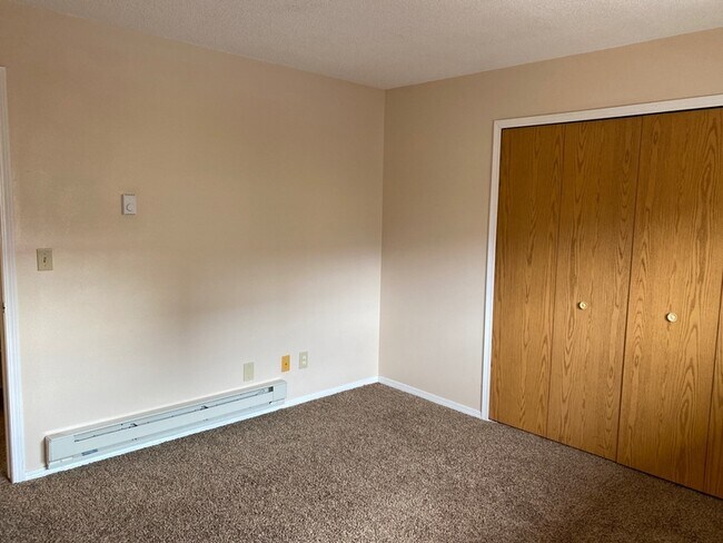 Building Photo - 571 Winnie Way