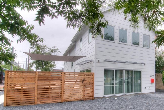 Building Photo - 4527 Depew Ave