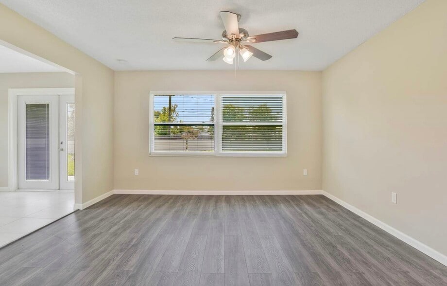 Building Photo - 520 S Perry St