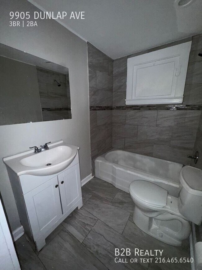 Building Photo - 9905 Dunlap Ave