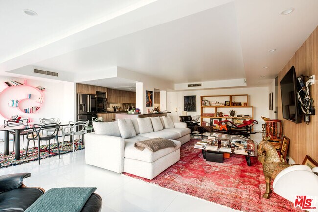 Building Photo - 10450 Wilshire Blvd