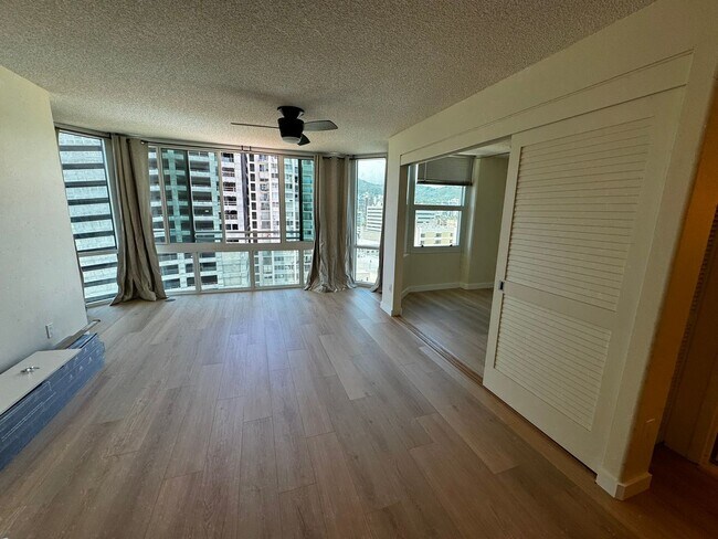 Building Photo - 2/2/2 at One Archer Lane, Mountain Views, Great Location!