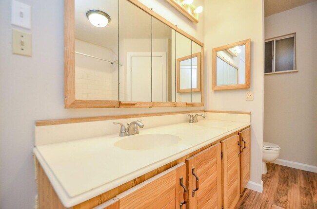 Building Photo - 7623 Kite Hill Dr