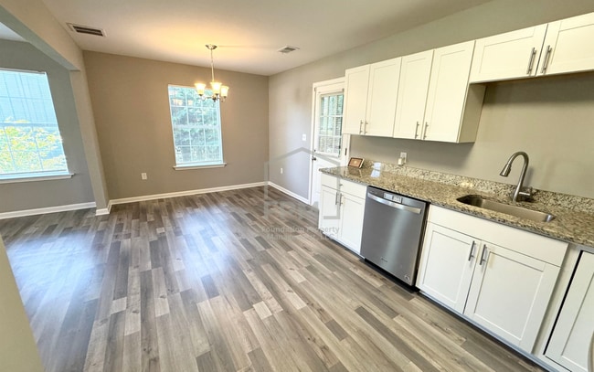 Building Photo - 4428 Guildhall Dr