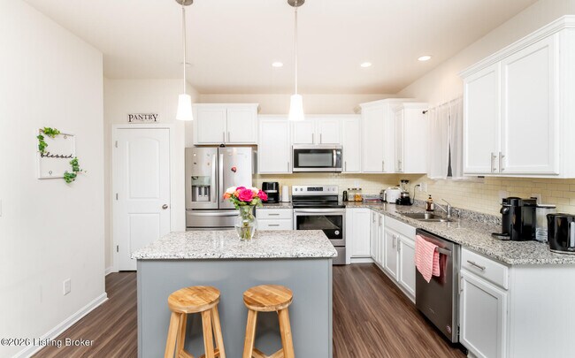 Building Photo - 6411 Colome Dr