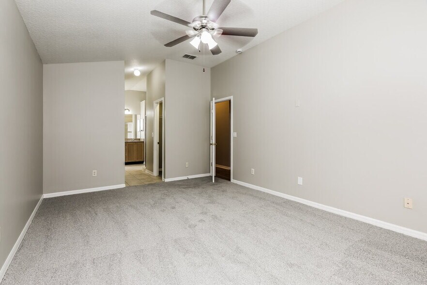 Building Photo - 923 Mystic Harbor Dr