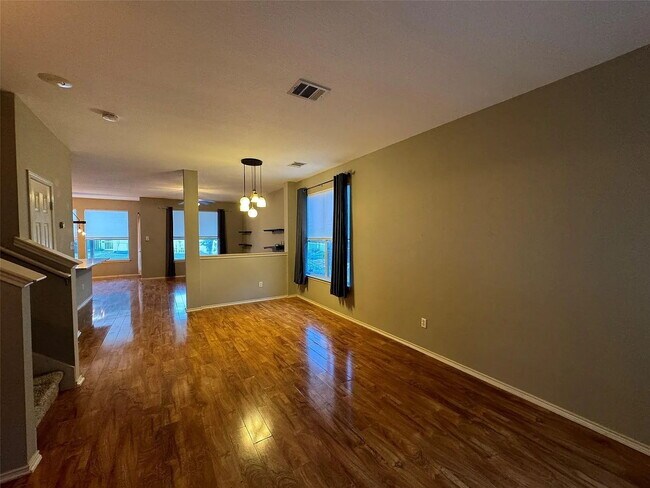 Building Photo - "Charming 3-Bedroom Retreat in Kyle, TX with Spacious Living and Modern Comforts!"