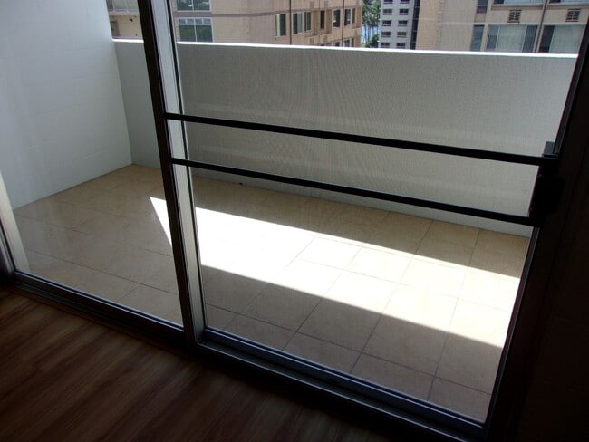 Building Photo - C0386 - ALA WAI TOWNHOUSE