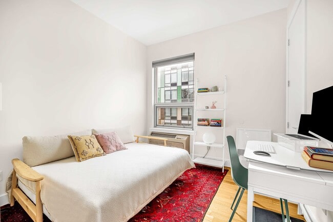 Building Photo - 15 Roebling St