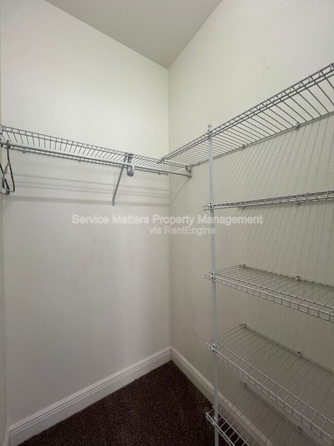 Building Photo - 2926 Greystone Dr