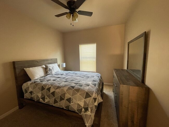 Building Photo - 1813 Amber Dr