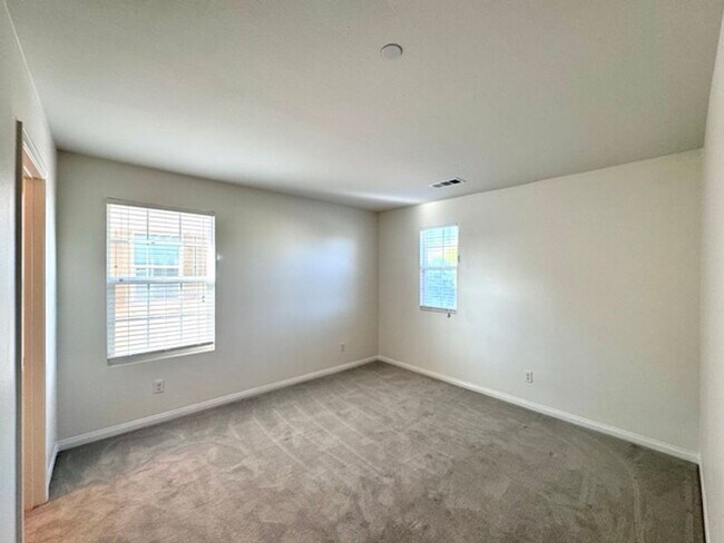 Building Photo - Welcome to this stunning 5 bedroom home fo...