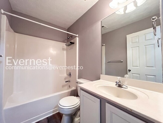 Building Photo - 729 Mountain Laurel Dr