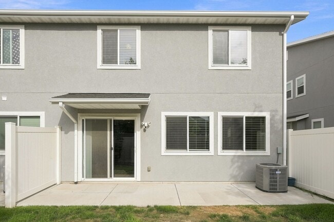 Building Photo - 6511 S Liberty Way
