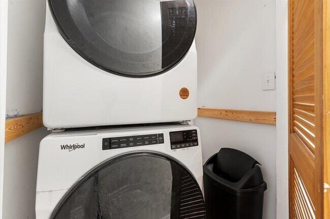 Washer/Dryer - 1210 Stafford Dr