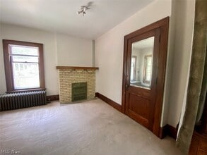 Building Photo - 179 Oakdale Ave