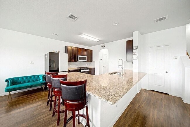 Building Photo - 5742 Adelaide River Dr